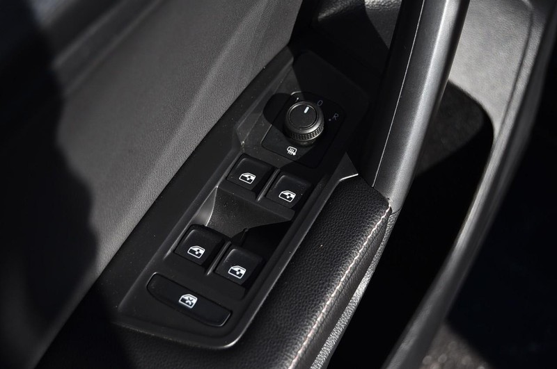 Volkswagen Tiguan Vehicle Image 08