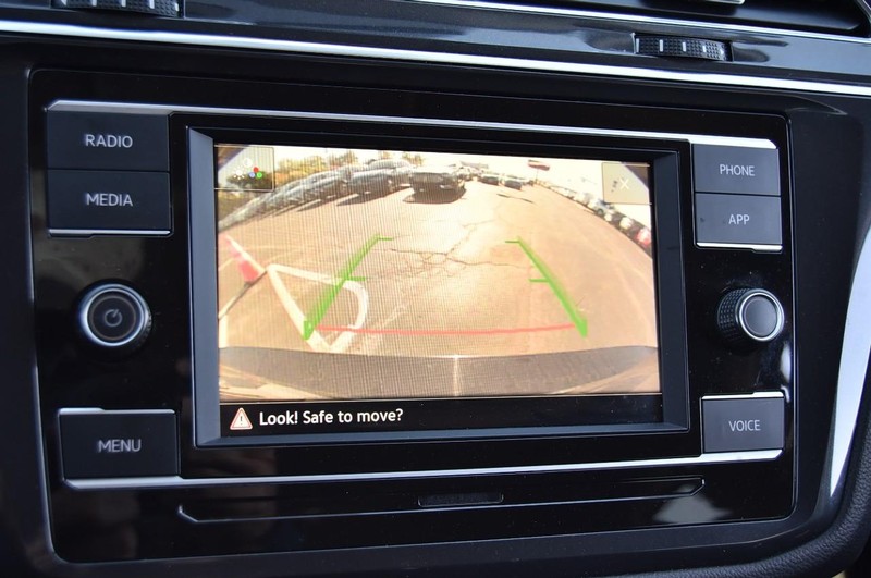 Volkswagen Tiguan Vehicle Image 12