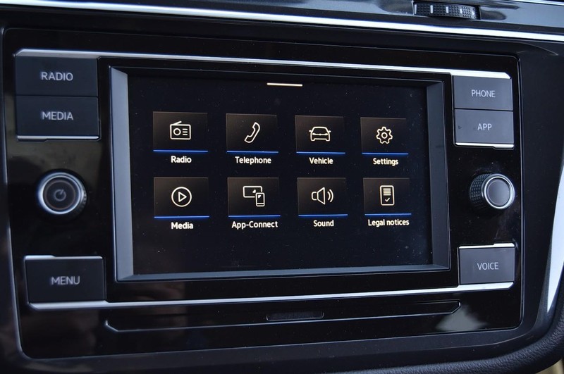 Volkswagen Tiguan Vehicle Image 13