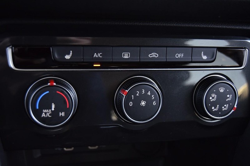 Volkswagen Tiguan Vehicle Image 14