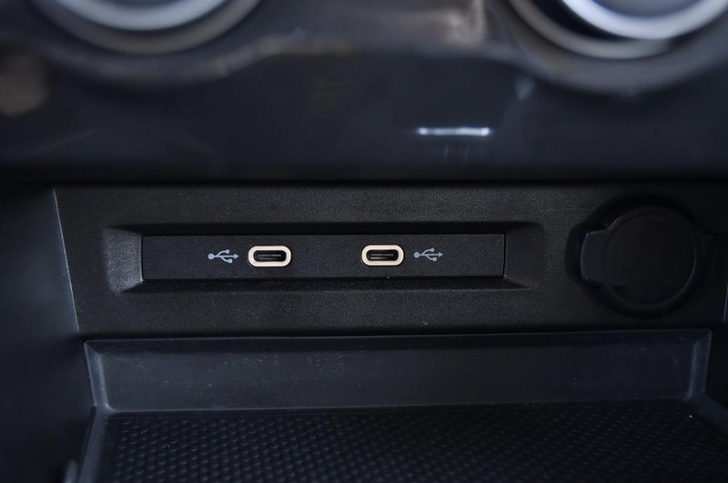 Volkswagen Tiguan Vehicle Image 15