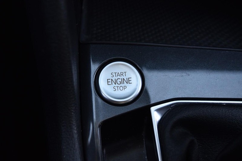 Volkswagen Tiguan Vehicle Image 16