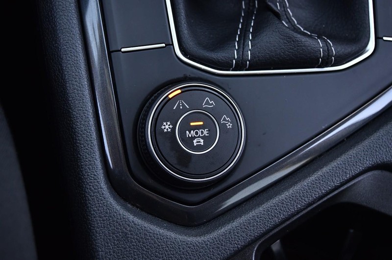 Volkswagen Tiguan Vehicle Image 17