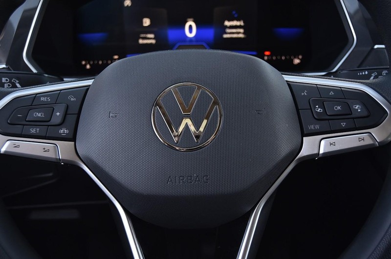 Volkswagen Tiguan Vehicle Image 18