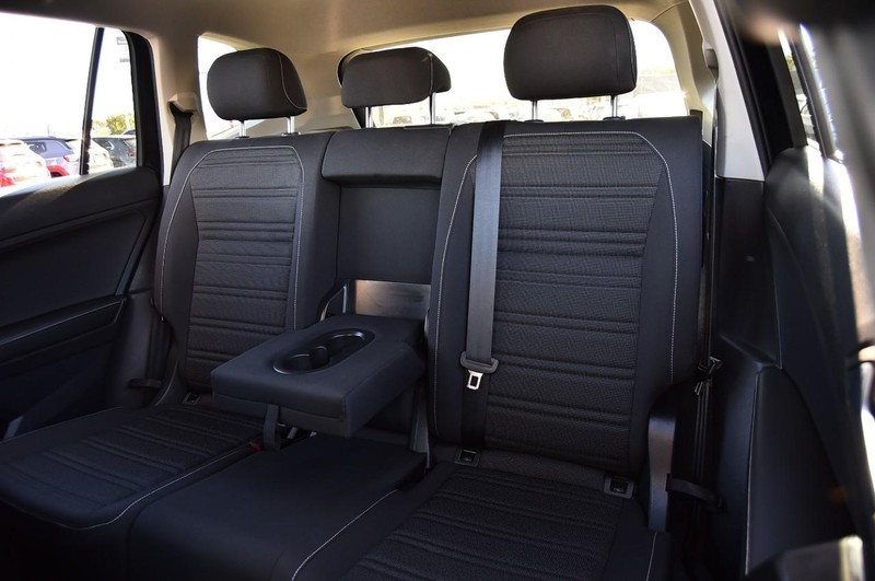 Volkswagen Tiguan Vehicle Image 21