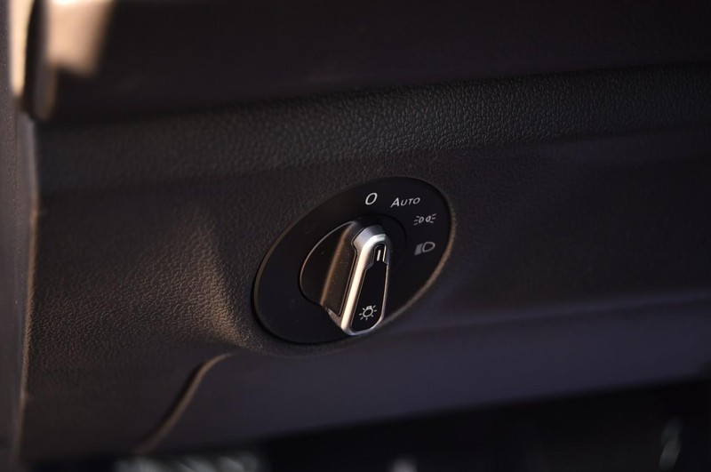 Volkswagen Jetta Vehicle Image 11