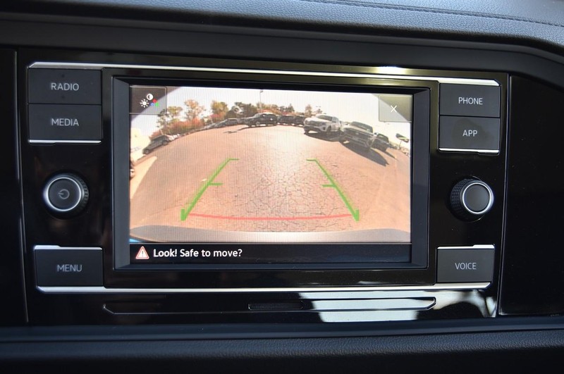 Volkswagen Jetta Vehicle Image 13