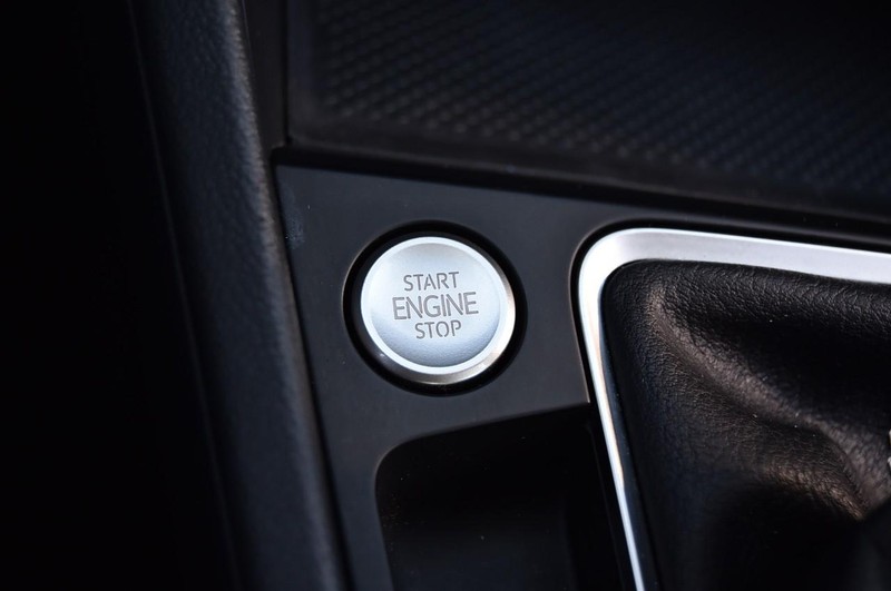 Volkswagen Jetta Vehicle Full-screen Gallery Image 17