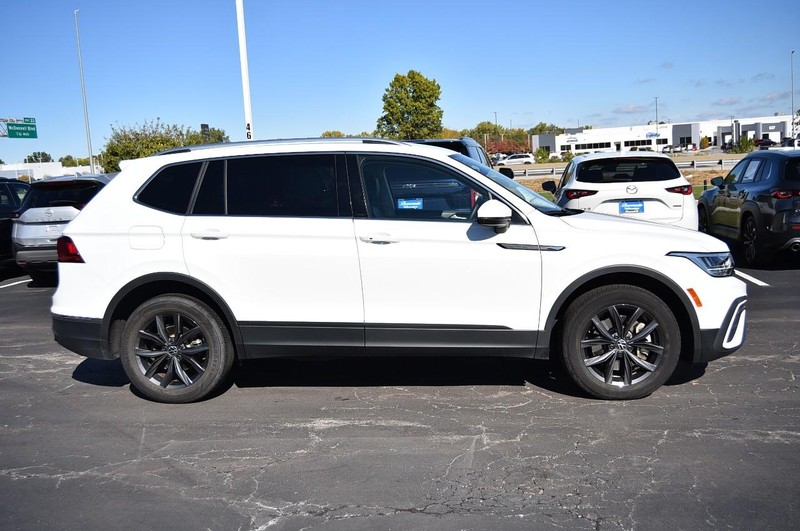 Volkswagen Tiguan Vehicle Full-screen Gallery Image 5