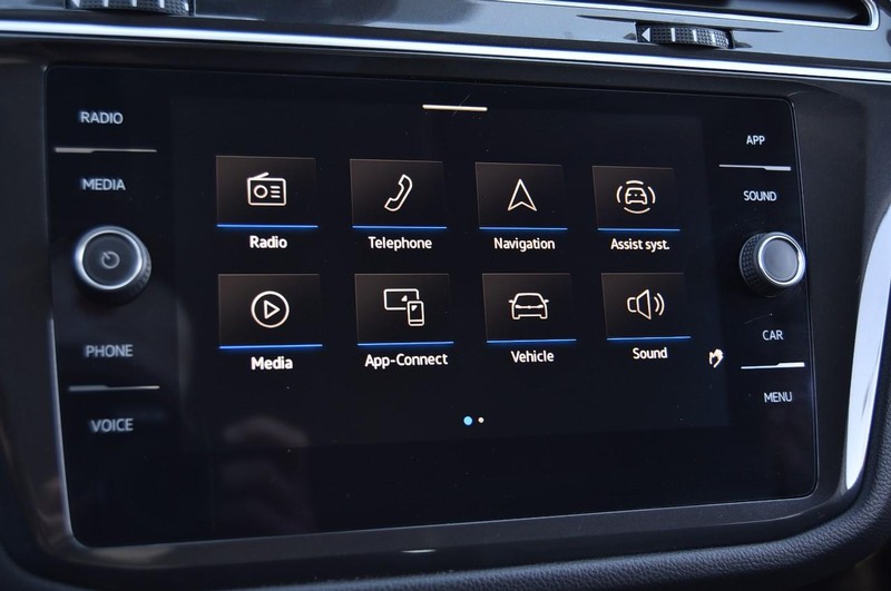 Volkswagen Tiguan Vehicle Full-screen Gallery Image 14