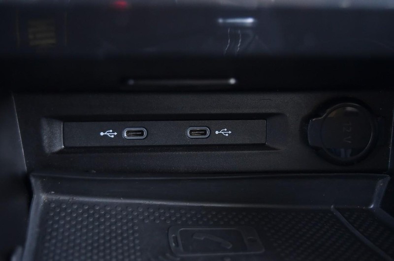 Volkswagen Tiguan Vehicle Full-screen Gallery Image 16