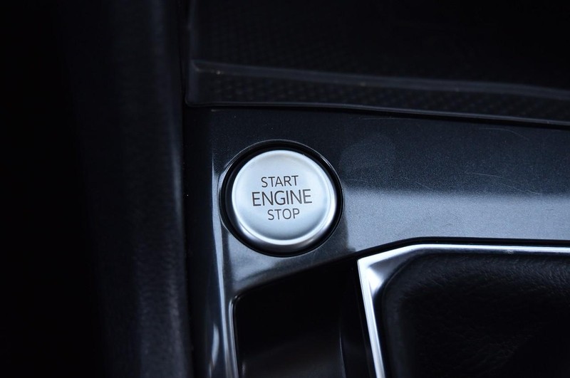 Volkswagen Tiguan Vehicle Full-screen Gallery Image 17