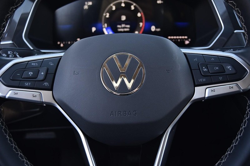 Volkswagen Tiguan Vehicle Full-screen Gallery Image 18