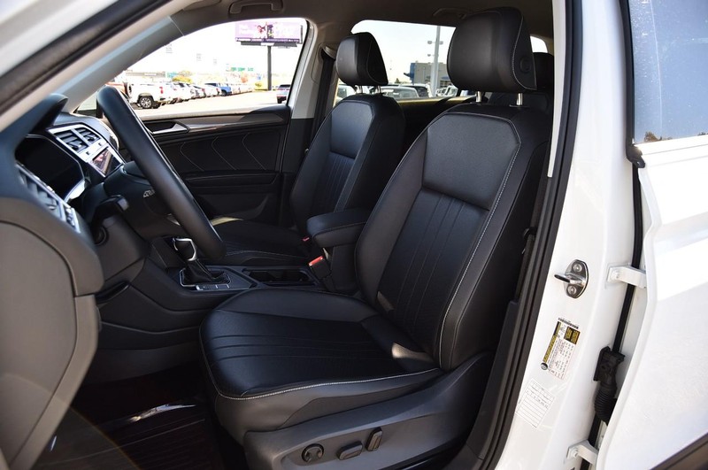 Volkswagen Tiguan Vehicle Full-screen Gallery Image 19