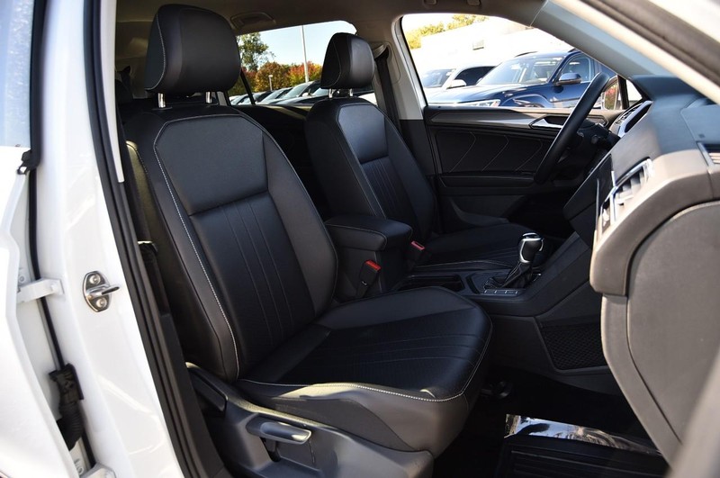 Volkswagen Tiguan Vehicle Full-screen Gallery Image 20