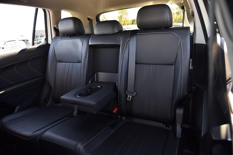 Volkswagen Tiguan Vehicle Full-screen Gallery Image 21