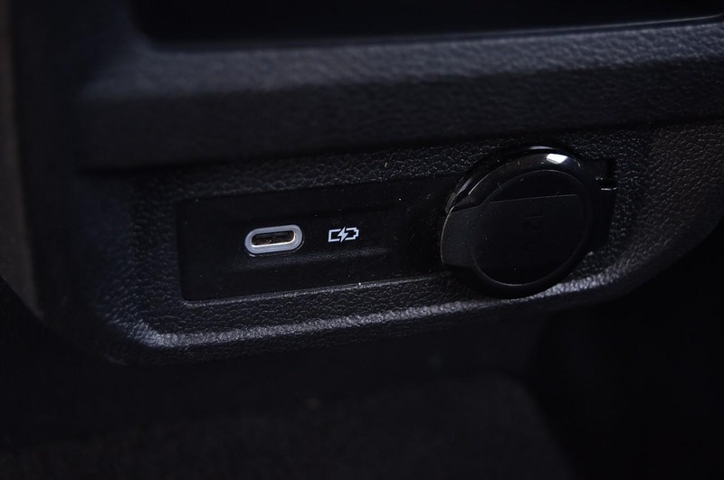 Volkswagen Tiguan Vehicle Full-screen Gallery Image 23