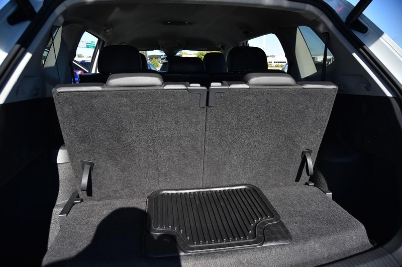 Volkswagen Tiguan Vehicle Full-screen Gallery Image 25