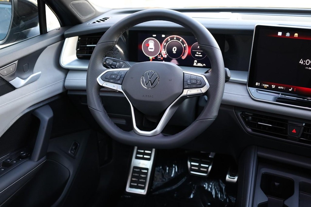 Volkswagen Tiguan Vehicle Full-screen Gallery Image 26