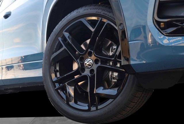 Volkswagen Tiguan Vehicle Image 03