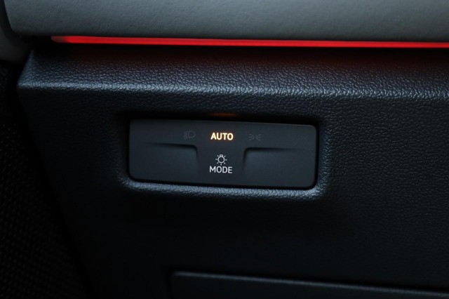 Volkswagen Tiguan Vehicle Image 22