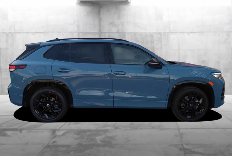 Volkswagen Tiguan Vehicle Full-screen Gallery Image 5