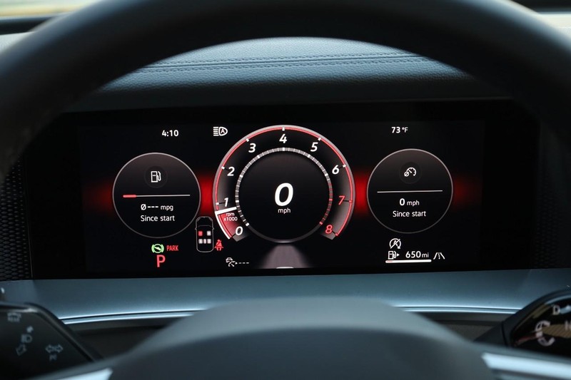 Volkswagen Tiguan Vehicle Full-screen Gallery Image 14