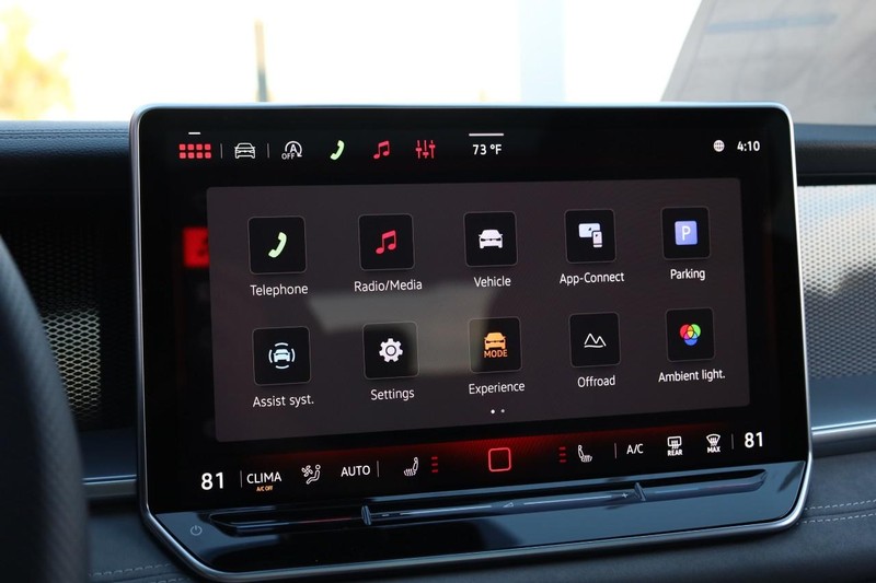 Volkswagen Tiguan Vehicle Full-screen Gallery Image 15