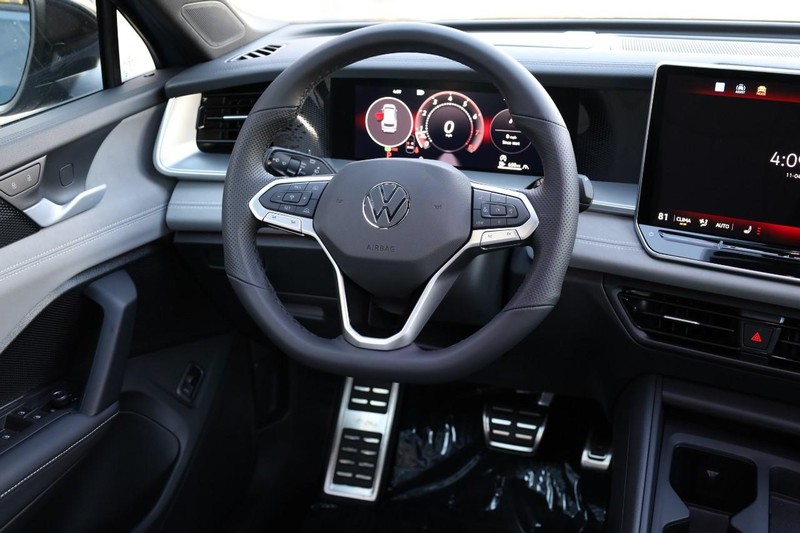 Volkswagen Tiguan Vehicle Full-screen Gallery Image 26