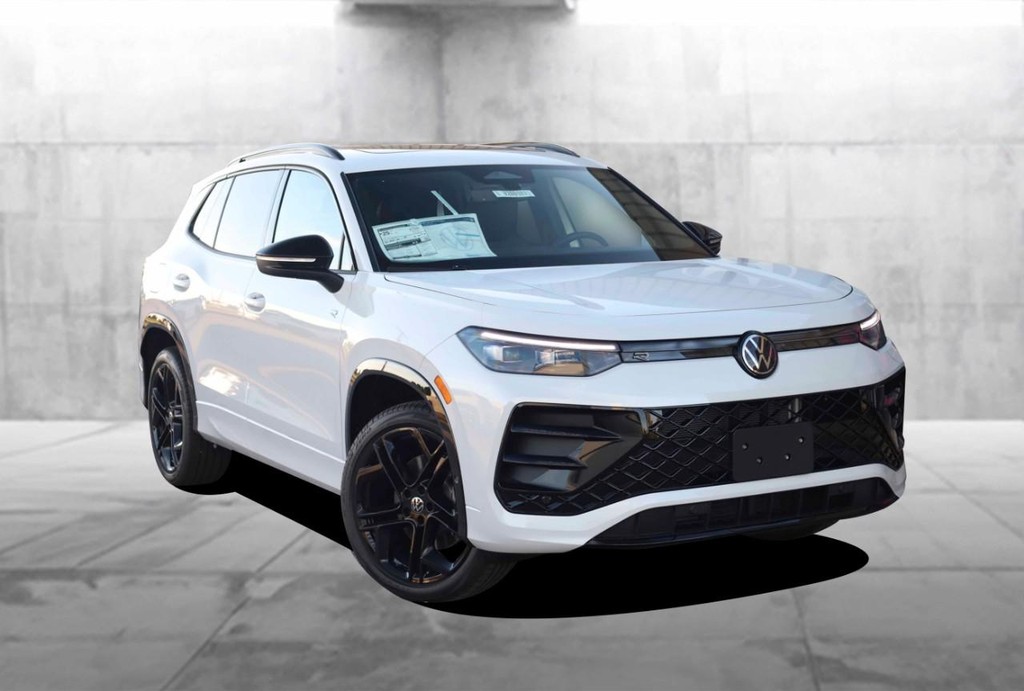 Volkswagen Tiguan Vehicle Full-screen Gallery Image 2