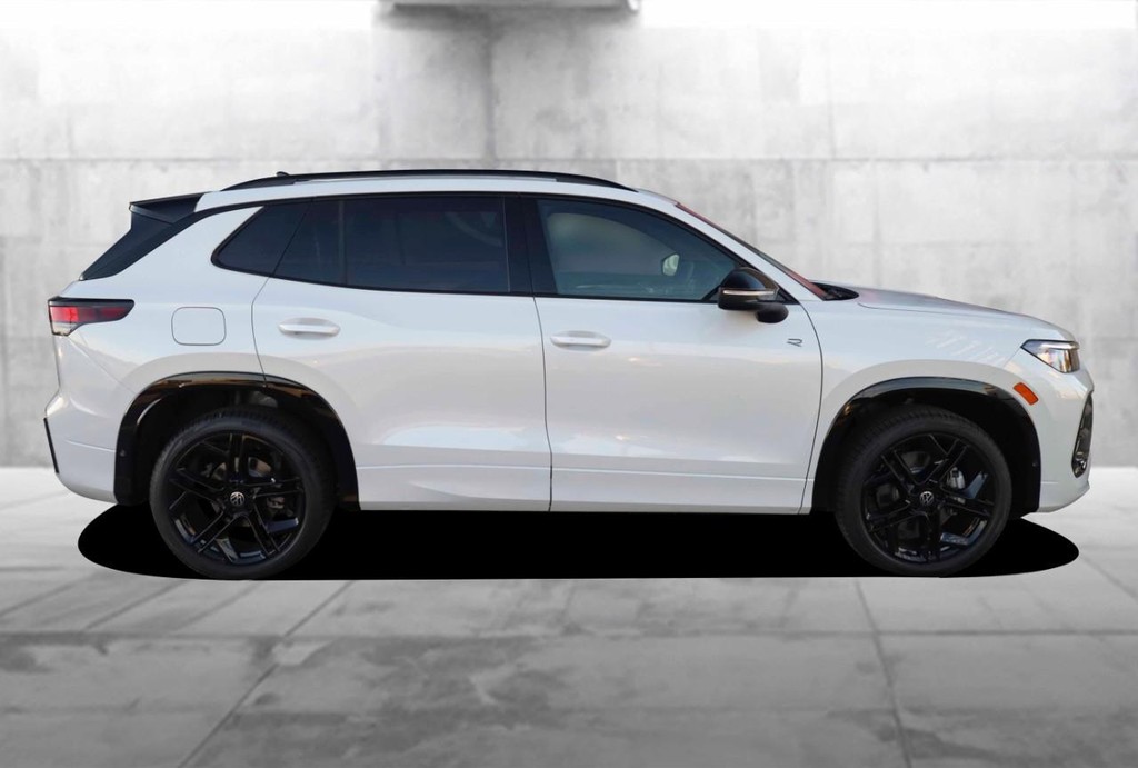 Volkswagen Tiguan Vehicle Full-screen Gallery Image 5