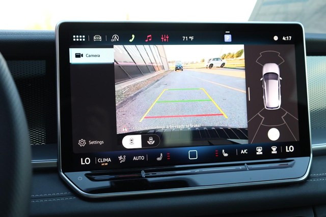 Volkswagen Tiguan Vehicle Image 14