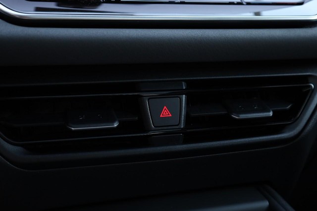 Volkswagen Tiguan Vehicle Image 15