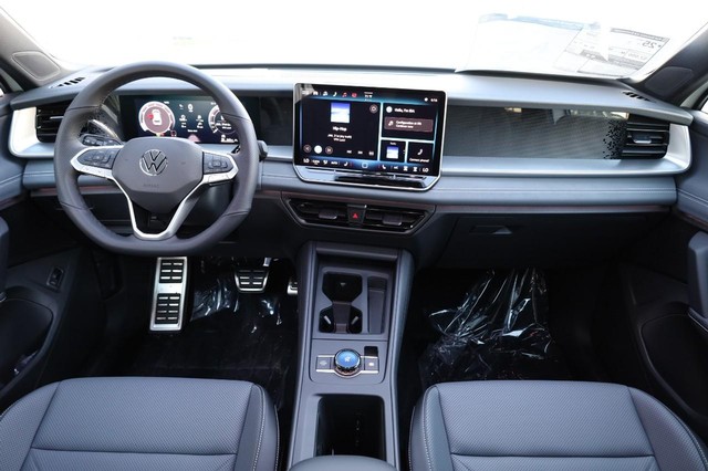 Volkswagen Tiguan Vehicle Image 23