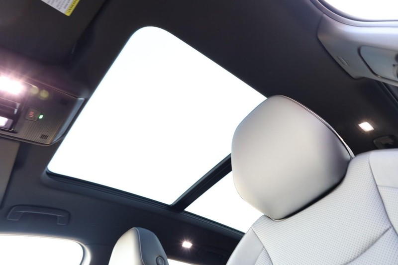 Volkswagen Tiguan Vehicle Image 09