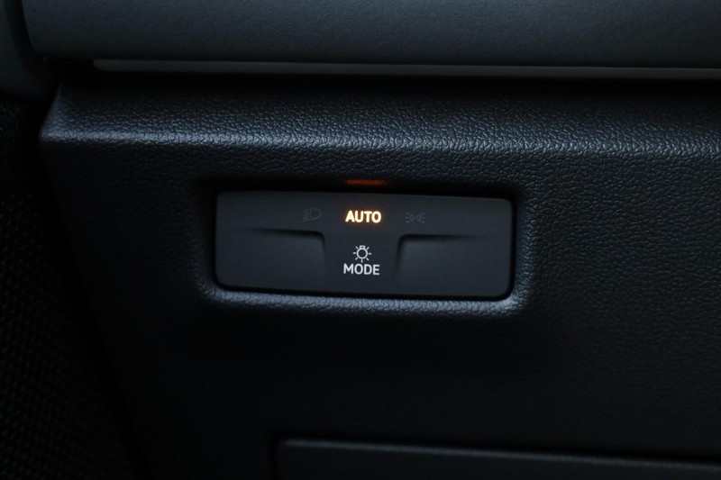 Volkswagen Tiguan Vehicle Image 20