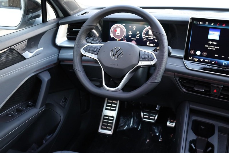 Volkswagen Tiguan Vehicle Image 24