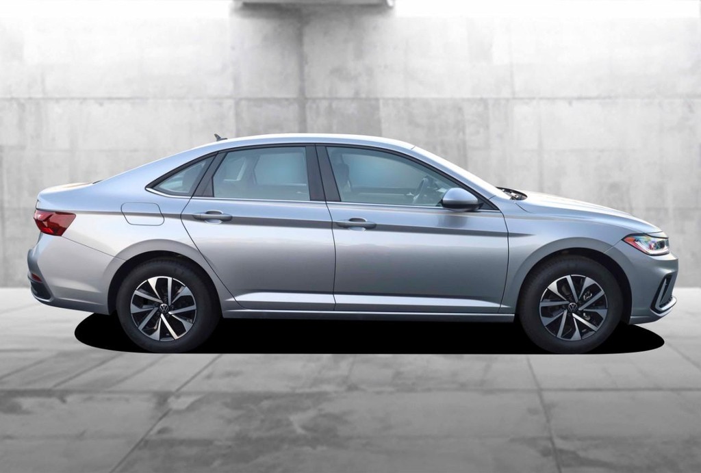 Volkswagen Jetta Vehicle Full-screen Gallery Image 5