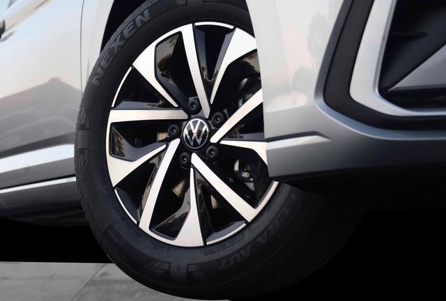 Volkswagen Jetta Vehicle Image 03