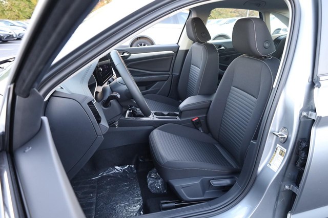 Volkswagen Jetta Vehicle Image 08