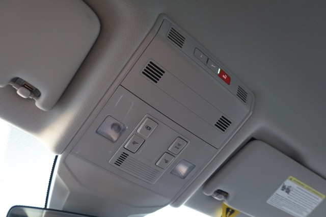 Volkswagen Jetta Vehicle Image 17