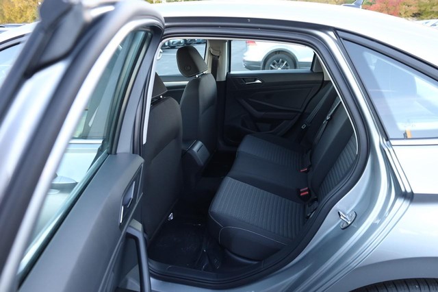 Volkswagen Jetta Vehicle Image 21