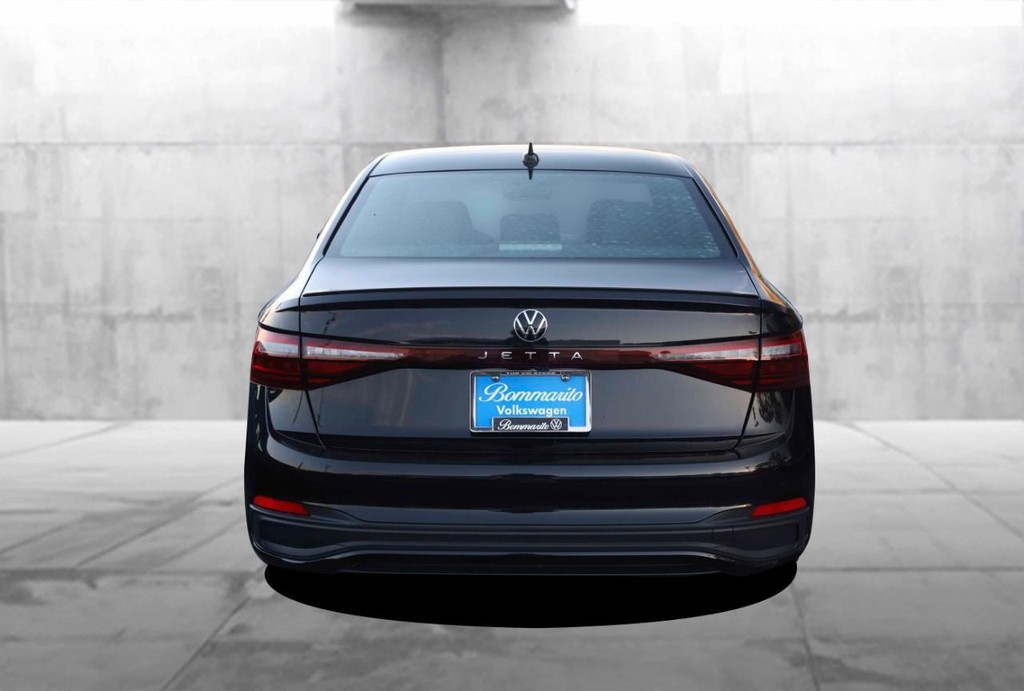 Volkswagen Jetta Vehicle Full-screen Gallery Image 6