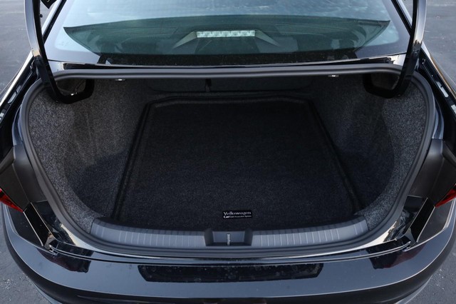 Volkswagen Jetta Vehicle Image 07