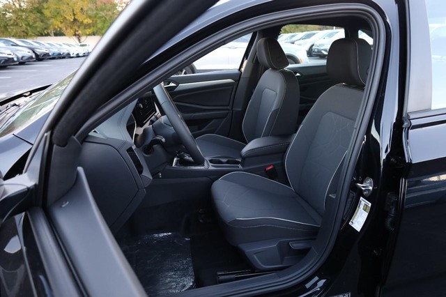 Volkswagen Jetta Vehicle Image 08