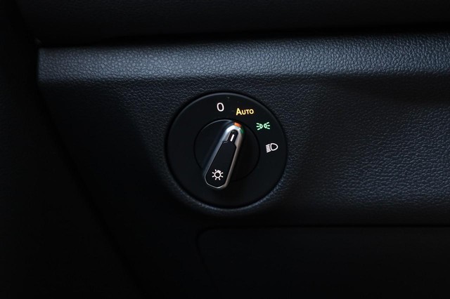 Volkswagen Jetta Vehicle Image 19