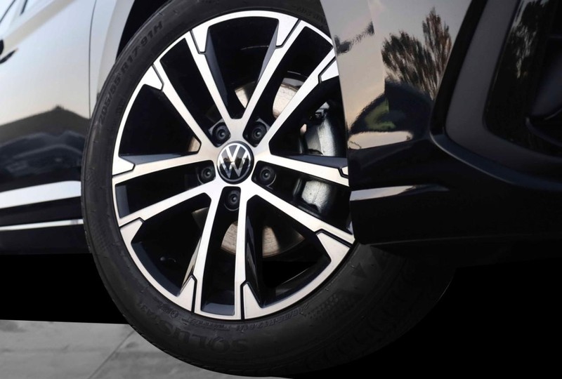 Volkswagen Jetta Vehicle Image 03