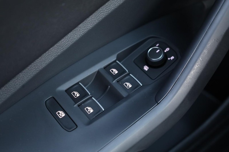 Volkswagen Jetta Vehicle Image 18