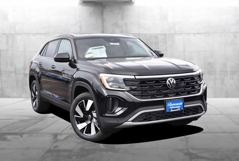 Volkswagen Atlas Cross Sport Vehicle Image 02