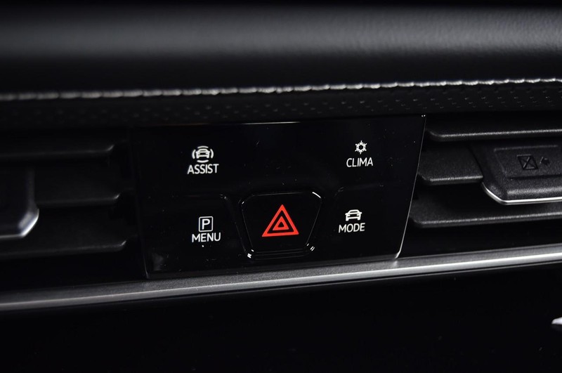 Volkswagen Atlas Cross Sport Vehicle Image 15